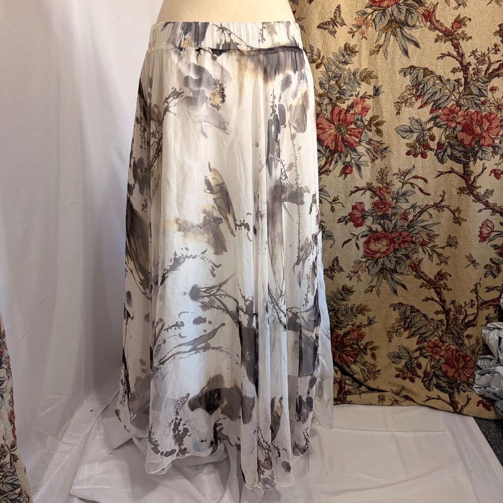 YSSH White and black smoky Floral Print Chiffon Flowy Maxi Skirt Elastic Waist